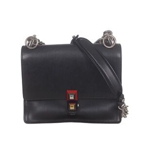 ♥️Fendi Small Kan I Black Leather Scalloped Edge Handbag♥️